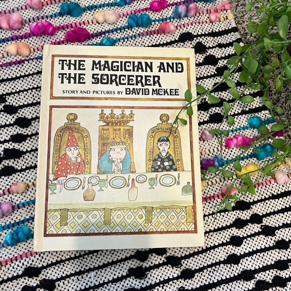 The Magician and the Sorcerer 1974 Hardcover by David McKee Children's Book VTG - Picture 1 of 9